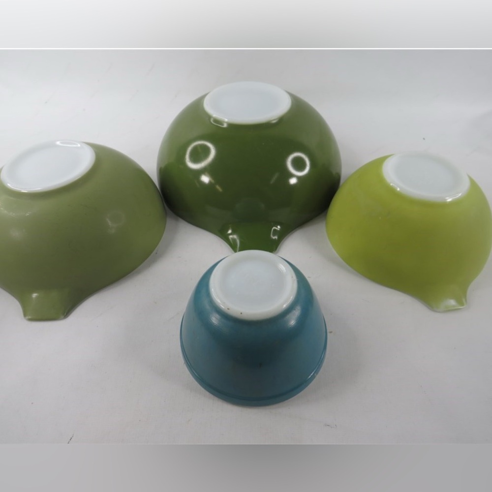 "Vintage" Pyrex Bowls Lot of 4 [C746] - Picture 7 of 12